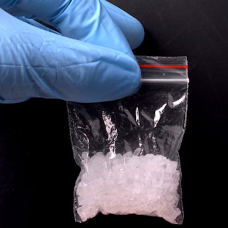 ২০২০ সালের অগস্ট মাসে অ্যাডিলেডের নিউ পোর্টপুলিশ জোশুহার বাড়িতে অভিযান চালিয়ে ২৭.৩ গ্রাম নিষিদ্ধ এমডিএমএ মাদক উদ্ধার করে। উদ্ধার করা হয় কোকেন-সহ বিভিন্ন মাদক। মাদকের পরিমাণ দেখে পুলিশের চোখ কপালে ওঠে।