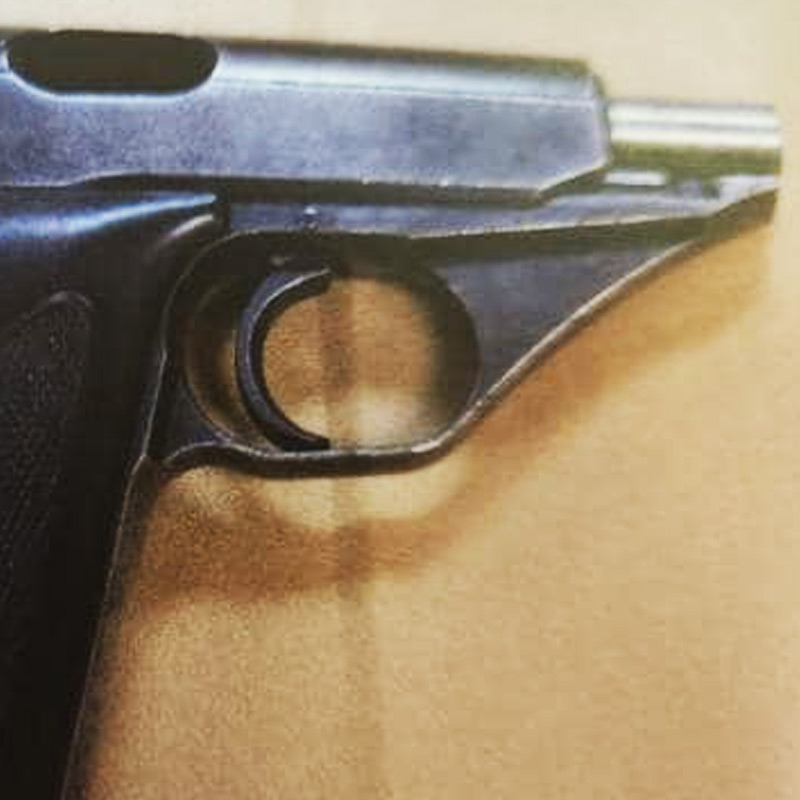 মাদক ছাড়াও জোশুহার ঘরের বাথরুম থেকে উদ্ধার হয় একটি মাউজার বন্দুক এবং গুলি।