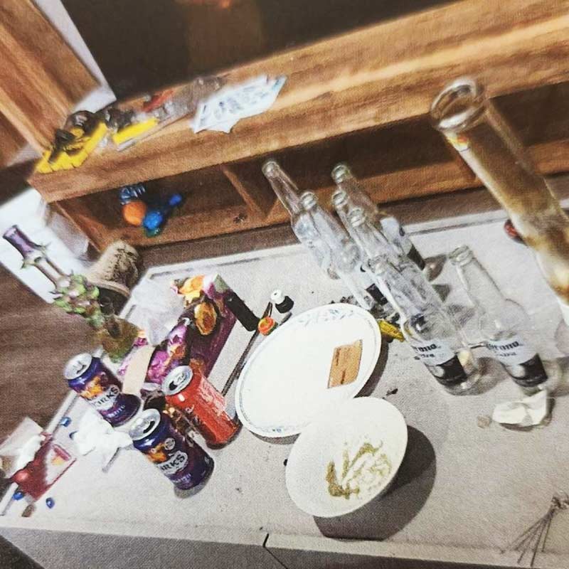 কিন্তু কেন এই অবস্থা হল জোশুহার? কেনই বা লটারিতে এত টাকা জিতে অপরাধের পথ বেছে নিতে হল তাঁকে?