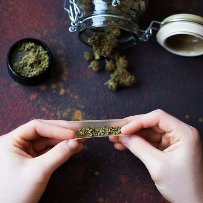 লটারিতে জেতা টাকা থেকে দক্ষিণ অস্ট্রেলিয়া এবং নিউজিল্যান্ডে বহু সম্পত্তিও কেনেন জোশুহা। বাকি টাকা খরচ করেন মাদকের পিছনে।