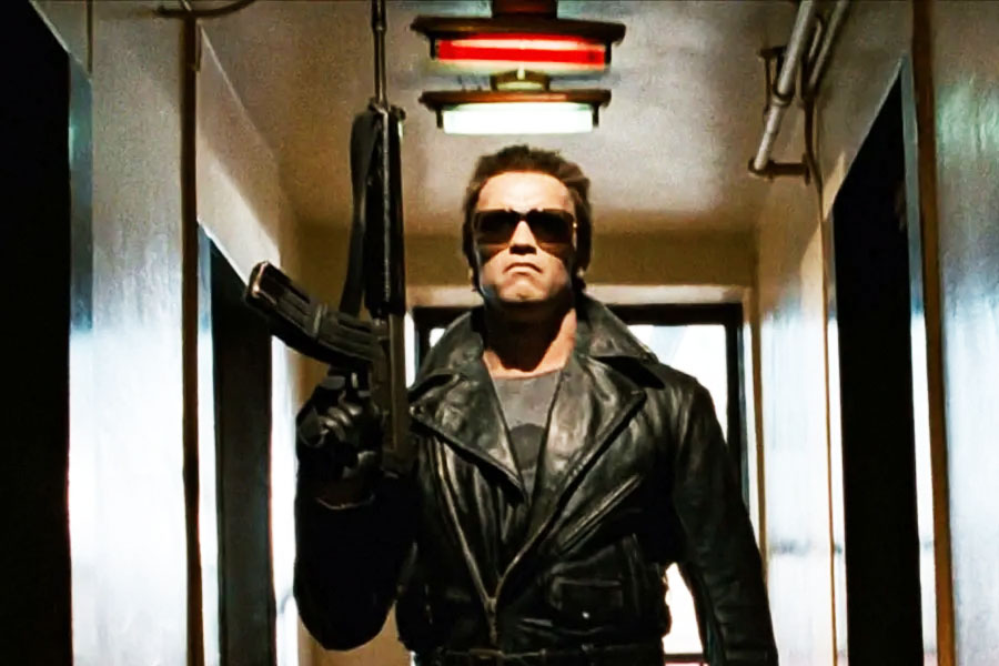 মারিয়ার সঙ্গে থাকাকালীন আর্নল্ড তাঁর বাড়ির এক পরিচারিকা মিলড্রেড প্যাট্রিসিয়া বেনার সঙ্গে বিবাহ-বহির্ভূত সম্পর্কে জড়িয়েছিলেন।