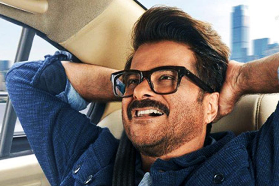 অভিনেতা যদি হঠাৎ এমন নেতিবাচক চরিত্রে অভিনয় করেন তা হলে দর্শক তা ভাল ভাবে না-ও নিতে পারে। তাঁর কেরিয়ারে ছন্দপতনও হতে পারে বলে মনে করতেন তিনি।