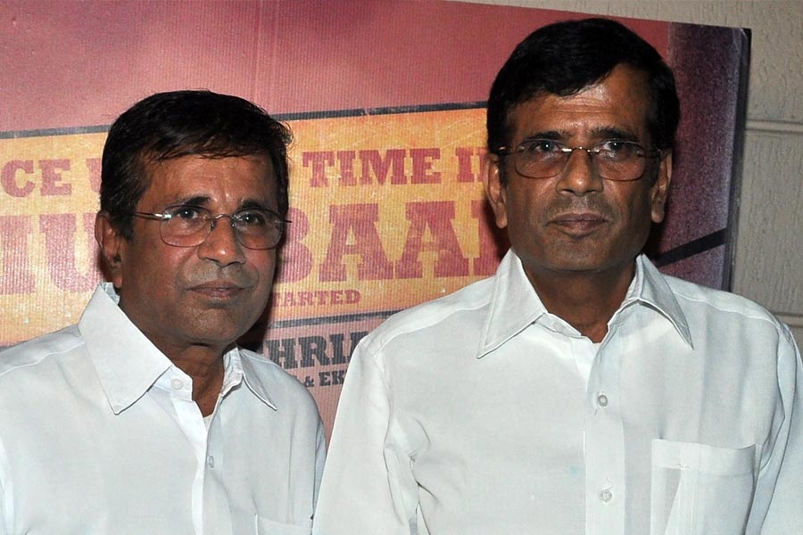 ‘‘আমরা তেমন গুছিয়ে না বলা সত্ত্বেও শাহরুখ বুঝতে পেরেছিলেন যে আমরা এই চরিত্র থেকে, তাঁর কাছ থেকে ঠিক কী চাইছি’’ বলেছেন আব্বাস-মস্তান।