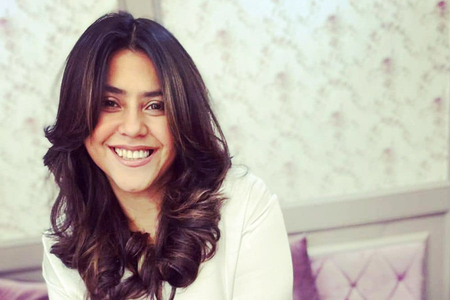 তবে, এই প্রথম বার একতাকে নিয়ে বিতর্ক হয়নি। এর আগেও বহু বার তিনি বিতর্কের মাধ্যমে লাইমলাইটে এসেছেন। কখনও টেলিভিশন ধারাবাহিকের অভিনেত্রীর সঙ্গে মনোমালিন্যে, কখনও আবার সমালোচনার শিকার হয়েছেন পোশাকের কারণে। বিতর্ক যেন তাঁর সর্বক্ষণের সঙ্গী।