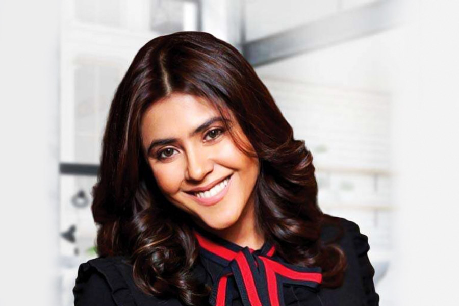 ‘কিঁউকি সাস ভি কভি বহু থি’, ‘কহানি ঘর ঘর কি’, ‘কুমকুম ভাগ্য’, ‘বড়ে অচ্ছে লগতে হ্যায়’-এর মতো বহু জনপ্রিয় হিন্দি ধারাবাহিক প্রযোজনা করেছেন তিনি। দর্শকমহলকে ছোট পর্দায় বিভিন্ন ধারাবাহিক উপহার দিয়েছেন ঠিকই, কিন্তু প্রযোজক নিজেই বচসায় জড়িয়েছিলেন তাঁর ধারাবাহিকের এক অন্যতম অভিনেত্রীর সঙ্গে।