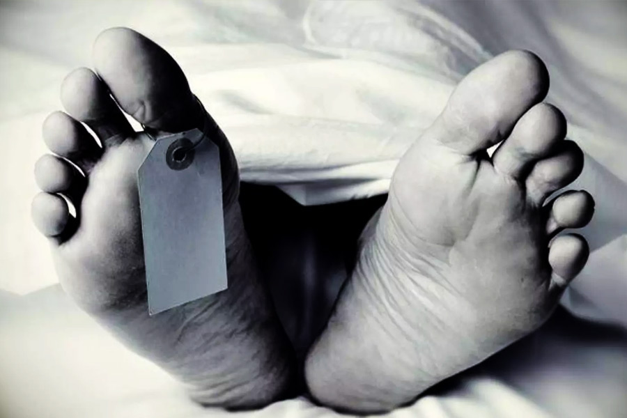 ঠিক কী অস্ত্র দিয়ে ওহানার পেট চিরে ফেলা হয়েছিল, তা এখনও জানা যায়নি। ময়নাতদন্তের রিপোর্ট এলে তা জানা যাবে বলে জানিয়েছে পুলিশ।