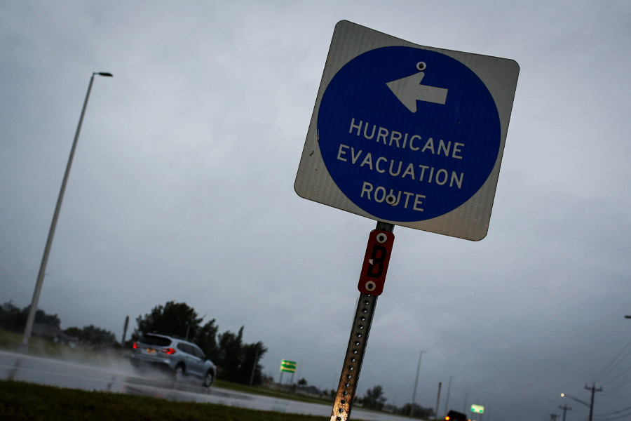 কিউবায় বিদ্যুতের একটি গ্রিডও এই ঘূর্ণিঝড়ের ফলে ক্ষতিগ্রস্ত। ঝড়-বৃষ্টির কারণে সে দেশেও এক কোটি মানুষের বাড়ির বিদ্যুৎ সংযোগ বিচ্ছিন্ন হয়ে যায়।