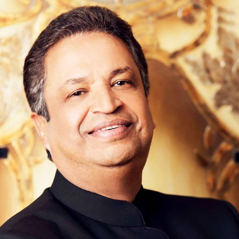 কোটিপতিদের তালিকায় নেপালের মতো ছোট দেশের হয়ে প্রতিনিধত্ব করা বিনোদ সে দেশের প্রথম এবং একমাত্র ধনকুবের।