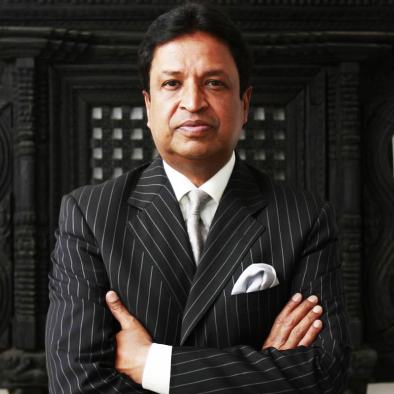 দেশ-বিদেশ মিলিয়ে বিনোদ প্রায় ১৩৫টি হোটেলের মালিক। ভারতেও বেশ কয়েকটি বিলাসবহুল হোটেল রয়েছে তাঁর।