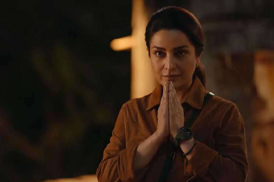 এই সিরিজ ‘হরর’-এর বাইরে বেরিয়ে গিয়ে অতিরিক্ত কিছু দর্শককে দেয়, যা হজম করতে সত্যিই সময় লাগে। 