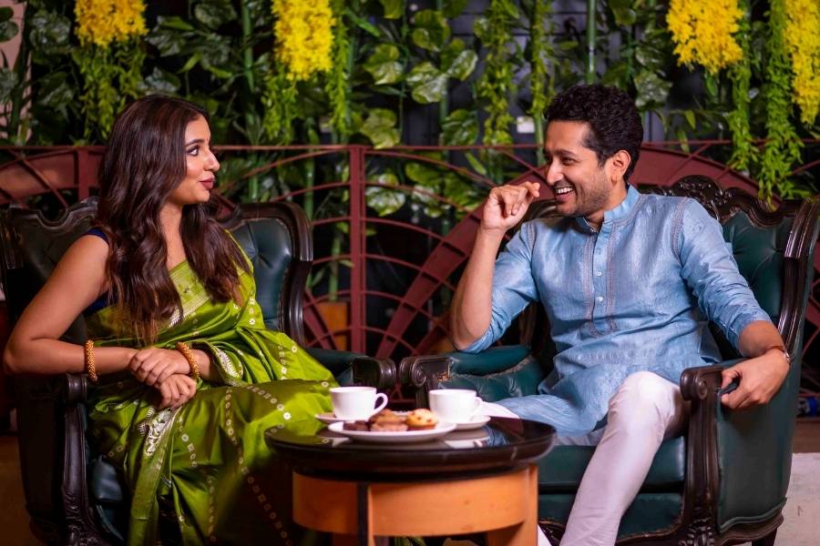 সম্পর্কের পাঁচফোড়ন! ‘বৌদি ক্যান্টিন’ মুক্তির আগে নতুন রূপে পরম-শুভশ্রী