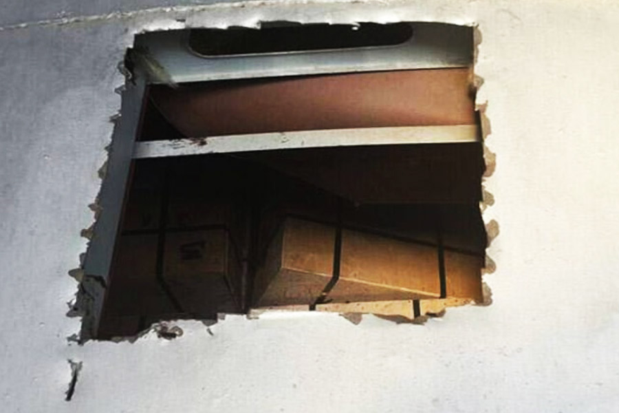 গ্রেফতারের পর তদন্তকারী দলের আবেদনে সন্দেহভাজনদের মধ্যে পাঁচ জনকে ৩০ অক্টোবর পর্যন্ত  জিজ্ঞাসাবাদের জন্য হেফাজতে রাখার নির্দেশ দেয় জেলা আদালত।