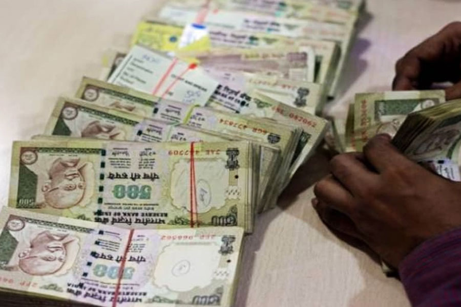 পুলিশ তাদের বয়ান শুনে দেখে, প্রায় ৩ কোটি ৭৮ লক্ষ টাকার হিসাব পাওয়া গেলেও বাকি ২ কোটি টাকার হিসাব অভিযুক্তদের কাছে থেকে পাওয়া যায়নি।