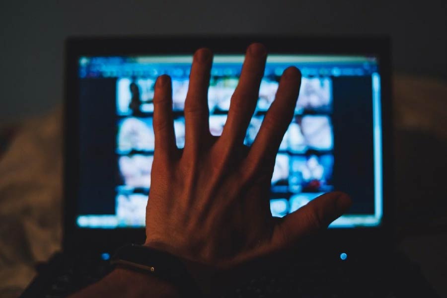 ‘pornmaster’, ‘hifiporn’, ‘indiapornfilm2’ সাইটগুলি ব্লক করতে ইন্টারনেট প্রদানকারীদের নির্দেশ দেওয়া হয়েছে। 