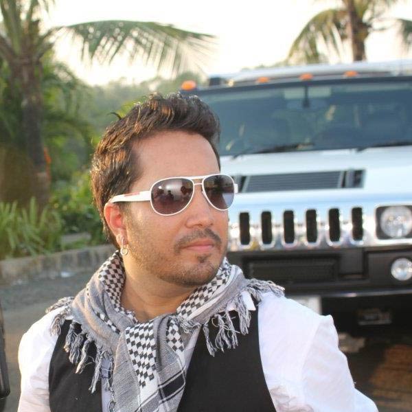 বিলাসবহুল ব্যক্তিগত দ্বীপটির মালিক এখন মিকা। তবে ঠিক কোন এলাকায় এই দ্বীপটি, সে ব্যাপারে এখনও ভাঙেননি গায়ক। 