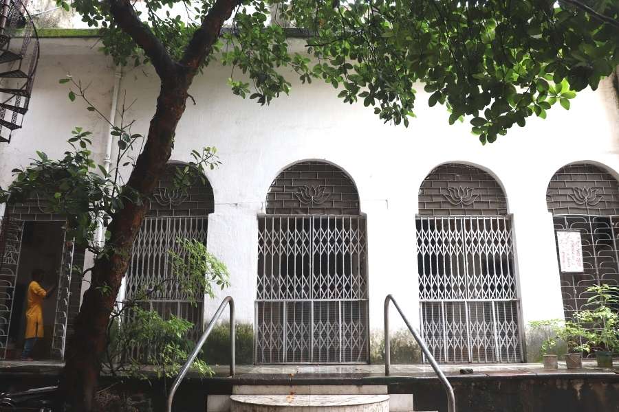 জানবাজারের রানী রাসমণির শ্বশুর প্রীতিরাম মাড়ের সঙ্গে যৌথ ব্যবসায় লক্ষ্মীলাভ হয় তাঁর। 