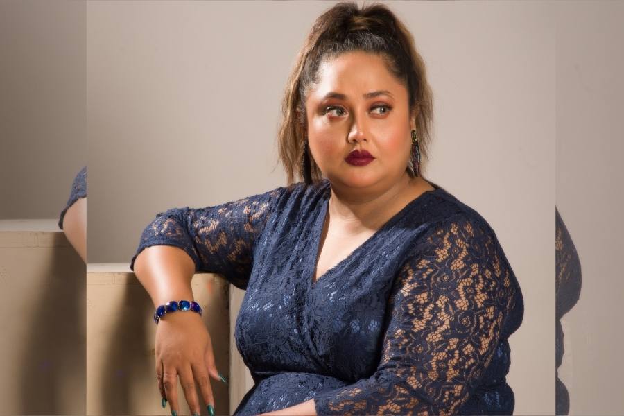 দিন বদলের পালা এসেছে ফ্যাশনে। গায়ের রং, শরীরের গঠন- এ সব নিয়ে সমালোচনার ক্ষেত্রে সরব হচ্ছেন অনেকে। 