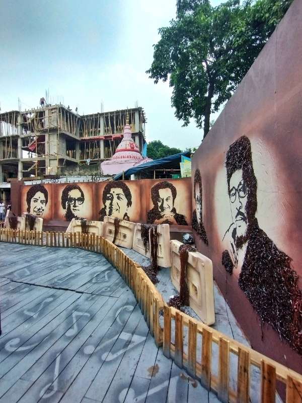 আহিরীটোলা সর্বজনীনের থিম ‘আকাশবাণী’