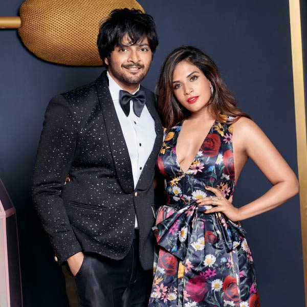রাহুল মিশ্রের পোশাকে সেজেছিলেন রিচা। আবু জানি ও সন্দীপ খোসলার পোশাকে প্রাক্‌-বিয়ের অনুষ্ঠানে নজর কেড়েছেন আলি। 