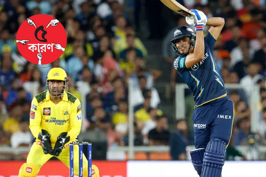 MS Dhoni watches Shubman Gill hits six in match