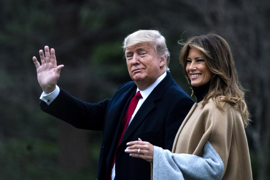 স্টর্মির দাবি, ২০০৬ সালে তাঁর সঙ্গে যৌনমিলন করেন ট্রাম্প। তার ঠিক এক বছর আগেই ট্রাম্প মেলানিয়াকে বিয়ে করেছিলেন।