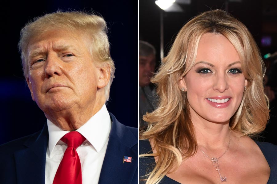 যৌনমিলনের আগে ট্রাম্প নাকি স্টর্মিকে বলেছিলেন, তাঁকে দেখে মেয়ে ইভাঙ্কার কথা মনে পড়ে ট্রাম্পের। একই দাবি জানিয়েছিলেন অন্য এক প্লেবয় মডেল ক্যারেন ম্যাকডোগালও। স্টর্মি এ-ও দাবি করেন, শারীরিক সম্পর্কের সময়ে আমেরিকার প্রাক্তন প্রেসিডেন্ট কোনও নিরোধ ব্যবহার করেননি।