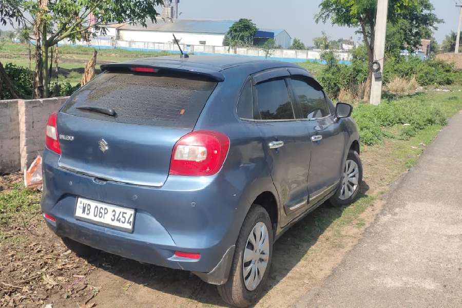 The blue car from which shootout occurred in Shaktigarh was found by police.