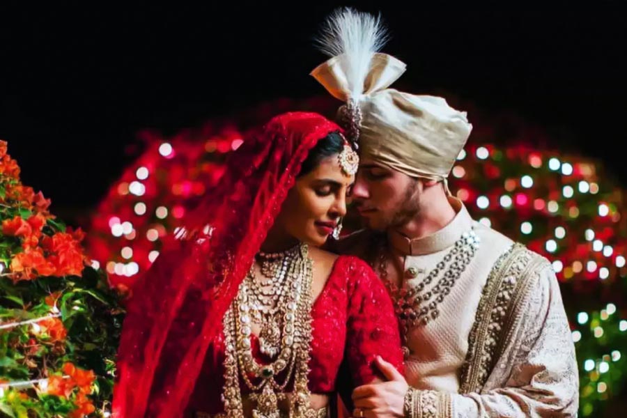 image of priyanka chopra nick jonas 