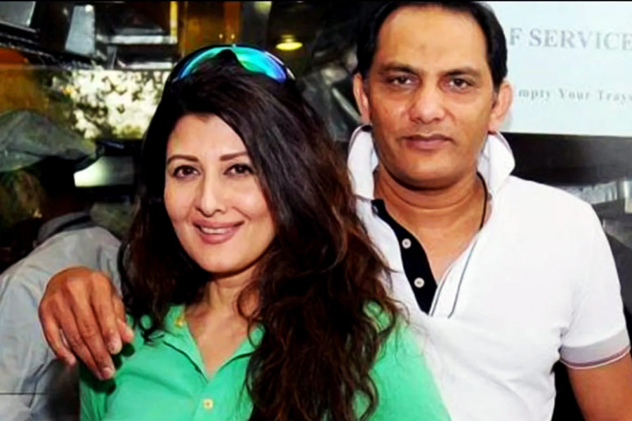 পরে অবশ্য সোমির সঙ্গে সম্পর্ক ভেঙে যায় সলমনের। অন্য দিকে সলমনের সঙ্গে বিচ্ছেদের দু’বছরের মধ্যে ক্রিকেটার মহম্মদ আজহারউদ্দিনকে বিয়ে করেন সঙ্গীতা। ১৯৯৬ সালের ১৪ নভেম্বর মুম্বইয়ে বিয়ের অনুষ্ঠান হয়।