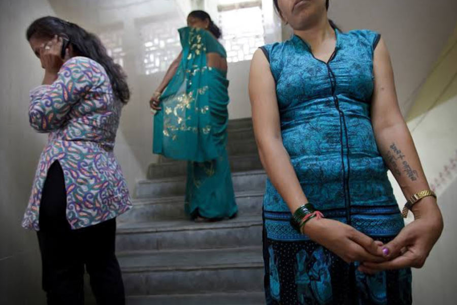 The unknown life of party escorts which thrills people.