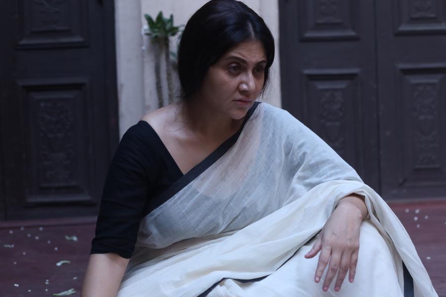 a still from the film Shibpur