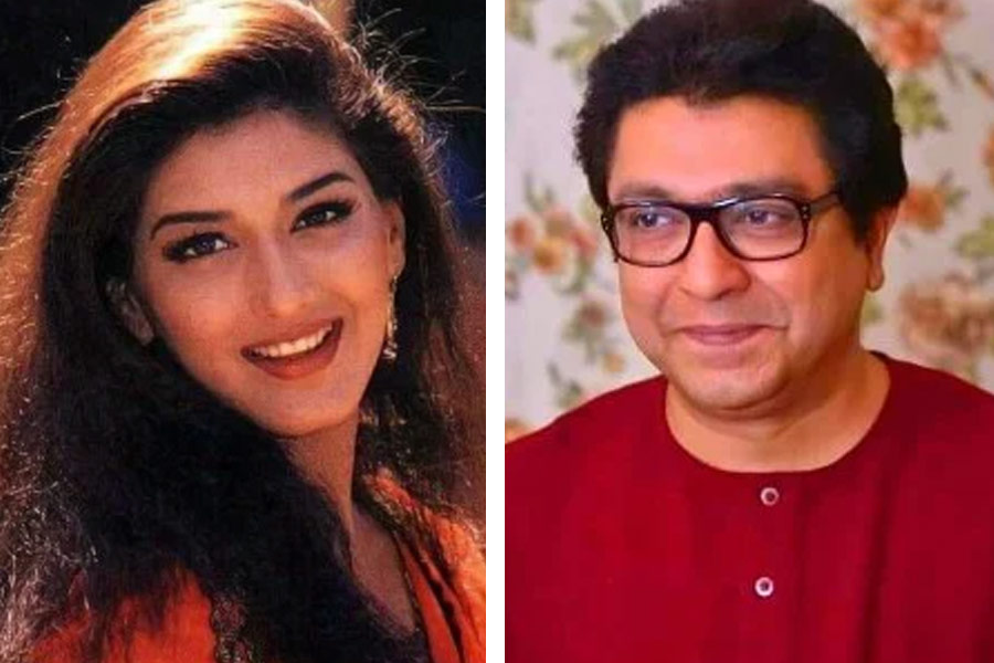 কিন্তু সোনালির প্রতি রাজের যে দুর্বলতা তৈরি হয়েছে, সে কথা ছড়িয়ে পড়তে বেশি সময় লাগেনি। বলিপাড়ার একাংশের দাবি, রাজের সঙ্গে সোনালির আগে থেকেই পরিচয় ছিল। রাজের জন্যই নাকি সোনালি অভিনয়জগতে তাঁর কেরিয়ার শুরু করেন।