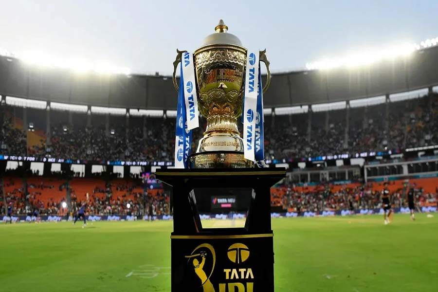 How much salary does an umpire get in IPL matches.