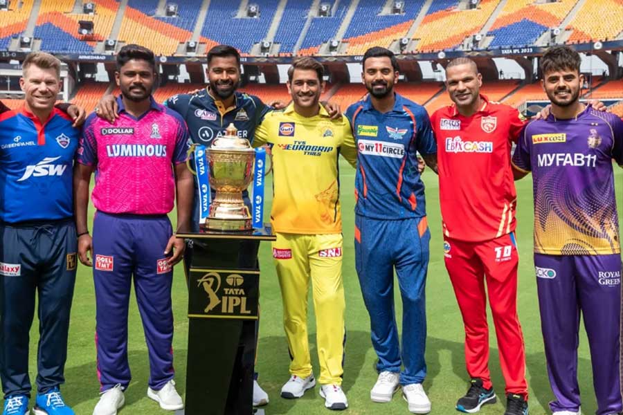 How much salary does an umpire get in IPL matches.