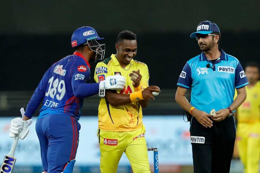 How much salary does an umpire get in IPL matches.