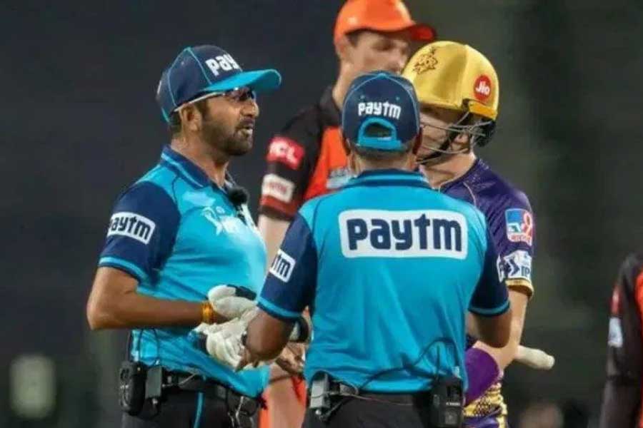 How much salary does an umpire get in IPL matches.