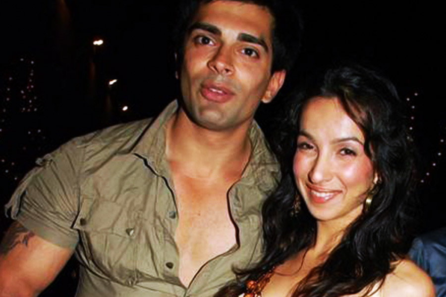 অভিনয় জগতে নিজের পরিচিতি তৈরি হওয়ার পর টেলি অভিনেত্রী শ্রদ্ধা নিগমের সঙ্গে গাঁটছড়া বাঁধেন কর্ণ। কিন্তু তাঁদের সম্পর্ক বেশি দিন টেকেনি। দশ মাস এক ছাদের তলায় থাকার পর কর্ণের সঙ্গে বিচ্ছেদের সিদ্ধান্ত নেন শ্রদ্ধা।