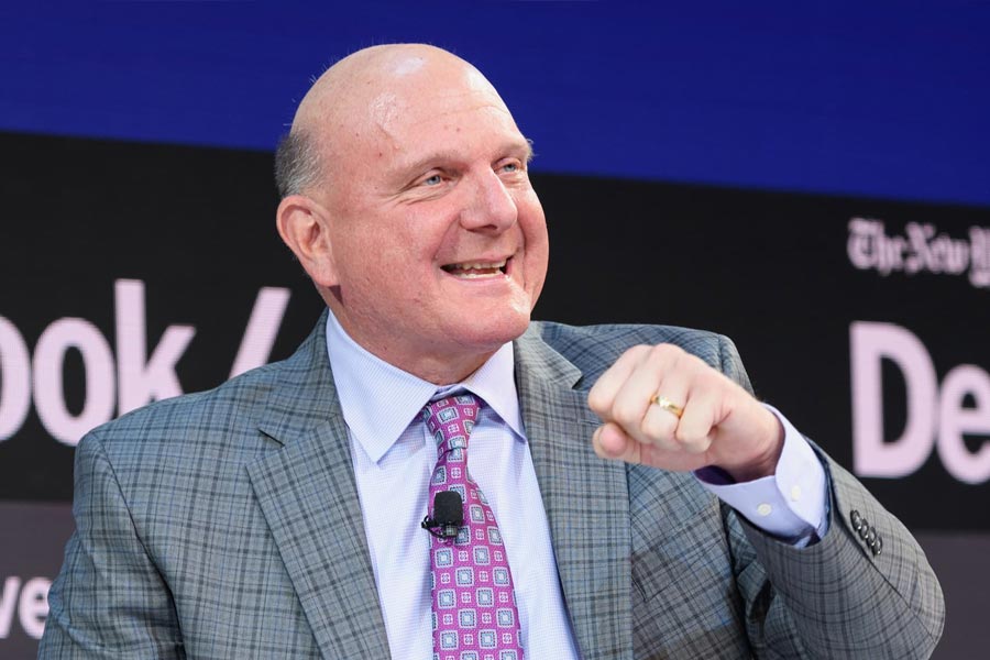 মুম্বই ইন্ডিয়ান্স দলের মালিক মুকেশের পরেই ফোর্বসের তালিকায় দ্বিতীয় স্থানে রয়েছেন স্টিভ বলমার।