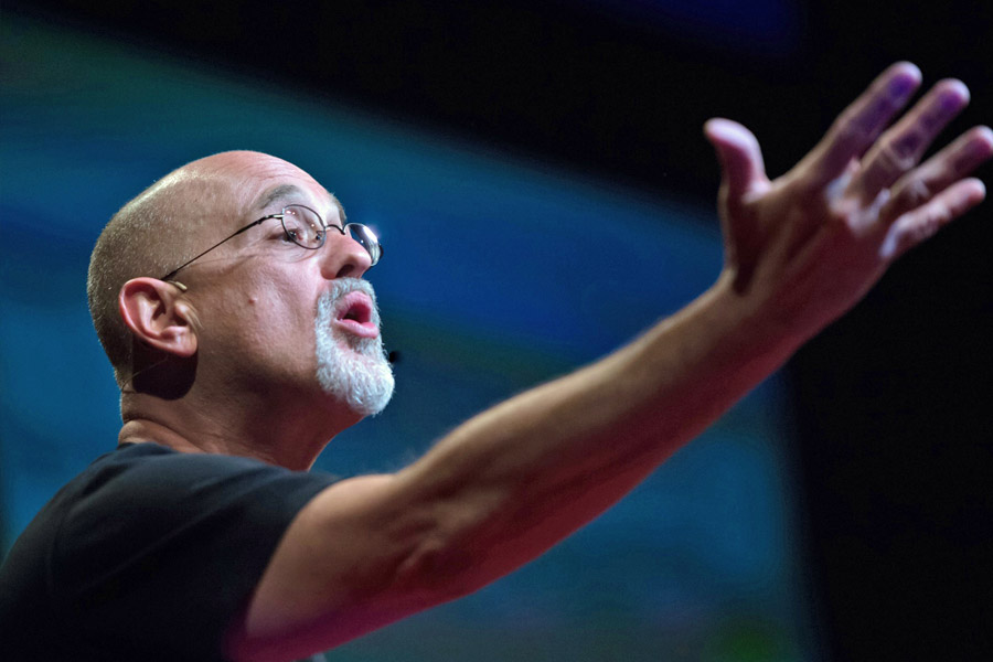 ক্লিভল্যান্ড ক্যাভালিয়ার্স ক্রীড়াদলের মালিক ড্যানিয়েল গিলবার্ট। আমেরিকার বাসিন্দা ড্যানিয়েল নবম স্থানে রয়েছেন। তাঁর মোট সম্পত্তির পরিমাণ ১৮০০ কোটি ডলার।