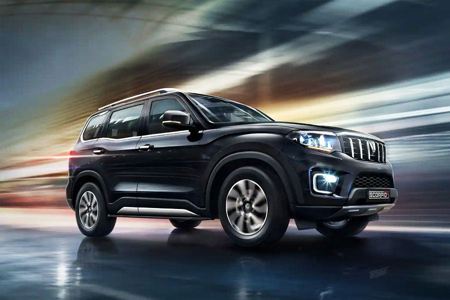 ঘটনার দিন নীরজ যখন তাঁর অফিস থেকে বাড়ি ফিরছিলেন, তখন একটি স্করপিও গাড়ি তাঁকে ধাওয়া করতে শুরু করে। কিছু ক্ষণ যাওয়ার পর ফাঁকা জায়গা দেখে নীরজের রাস্তা আটকে অস্ত্রের জোরে তাঁকে অপহরণ করা হয়। নিয়ে যাওয়া হয় নির্জন একটি জায়গায়।