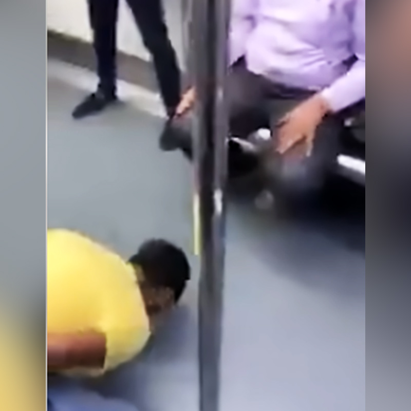 Viral videos inside Delhi Metro.