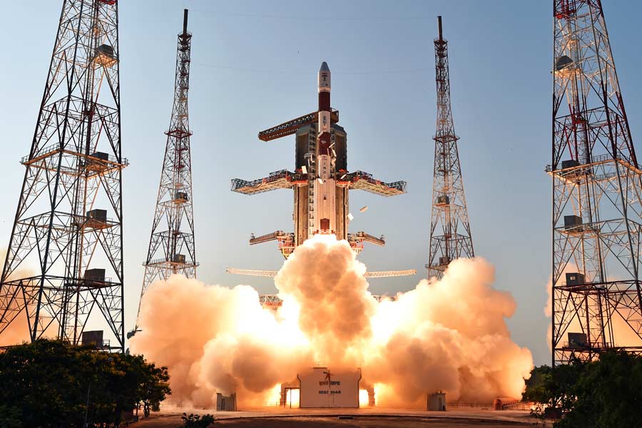 India is taking on China in 447 billion Dollar space economy