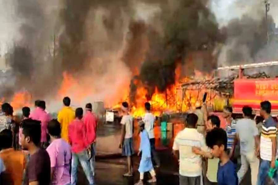 Image of massive fire in sankrail bazar 