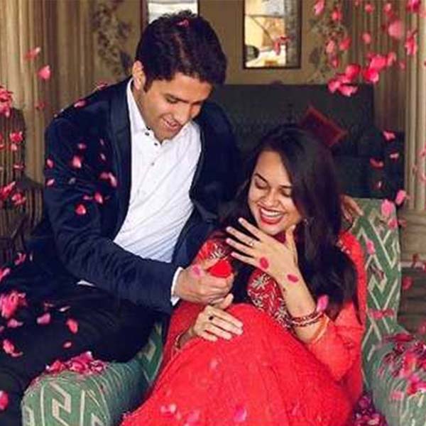 Photo of IAS Athar Aamir Khan and Tina Dabi