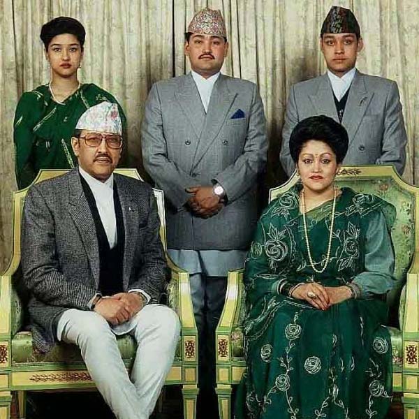 রাজপরিবার জানিয়েছিল, দীপেন্দ্রর সঙ্গে বেশ কিছু দিন আগে থেকে মনোমালিন্য চলছিল পরিবারের। দীপেন্দ্রর পছন্দের পাত্রীকে নাকচ করে দিয়েছিলেন তাঁর মা রানি ঐশ্বর্যা।