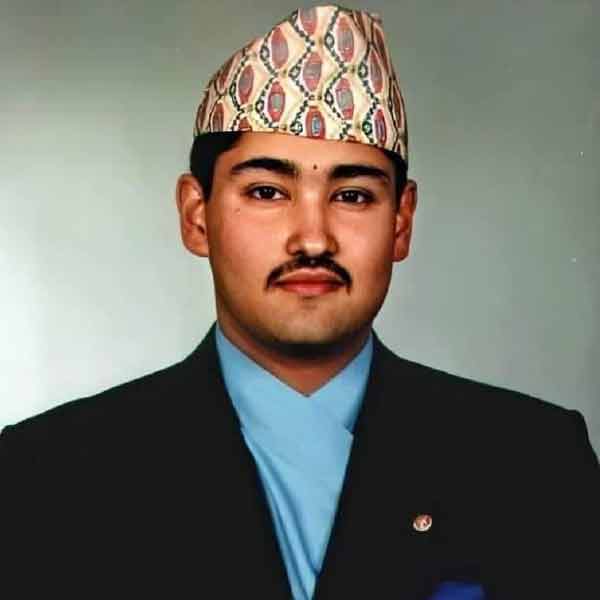 বন্দুক সংগ্রহের শখ ছিল দীপেন্দ্রের। রাজবাড়ির বিবৃতিতে বলা হয়েছিল, সেই জন্যই কেউ সন্দেহ করেননি তাঁকে। তা ছাড়া রাজপরিবারের সদস্যদের বাইরে ওই পার্টিতে কোনও অতিথি না থাকায় সে ভাবে নিরাপত্তারক্ষীও মোতায়েন ছিল না।