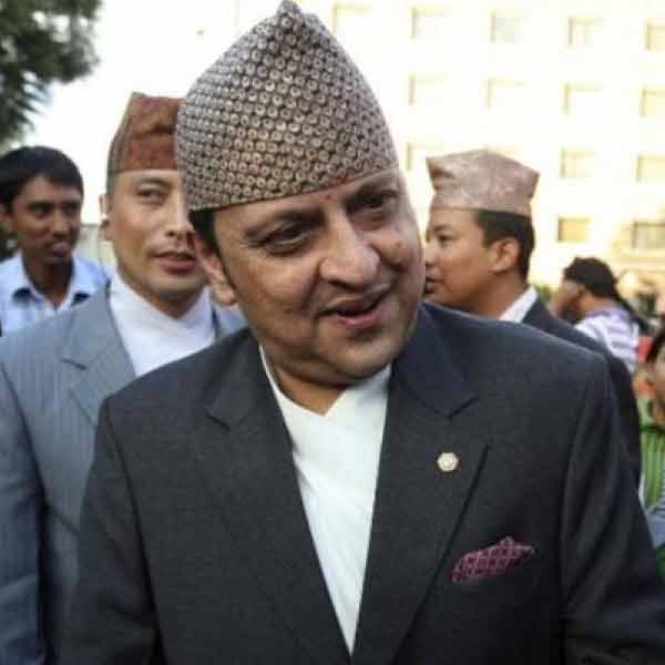 ২০০৮ সালে গণতান্ত্রিক রাষ্ট্রে পরিণত হয় নেপাল। শেষ রাজা জ্ঞানেন্দ্রর বিরুদ্ধে ক্রমশ ক্ষোভ বাড়ছিল নেপালের জনগণের মধ্যে। নেপালের রাজপরিবারের হত্যার নেপথ্যে ষড়যন্ত্রের তত্ত্ব তত দিনে প্রভাব ফেলেছে জনমানসেও। যা নিয়ে বিভিন্ন তথ্যপ্রমাণ দেখিয়ে পাকাপাকি প্রশ্নচিহ্ন তৈরি করেছিল সংবাদমাধ্যমগুলি।