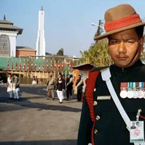 বরং এই সব তত্ত্ব প্রকাশ করার জন্য গ্রেফতার হয়েছিলেন নেপালের দুই সংবাদ সংস্থার অধিকর্তা। যদিও চাপের মুখে তাঁদের বিরুদ্ধে অভিযোগ তুলে নিতে বাধ্য হয়েছিল রাজপরিবার।