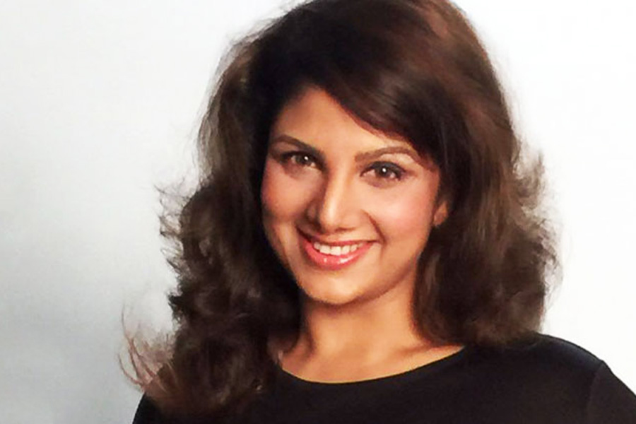 বিয়ে করার পর বড় পর্দা থেকে দূরে সরে গিয়েছিলেন রম্ভা। ছোট পর্দার বিভিন্ন রিয়্যালিটি শোয়ে কখনও অতিথিশিল্পী হিসাবে, কখনও বা বিচারকের আসনে দেখা গিয়েছে তাঁকে।