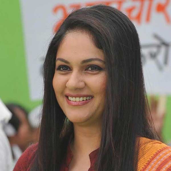 শেষমেশ ছবি না পেয়ে ছোট পর্দায় অভিনয় শুরু করেন গ্রেসি। তবে সেখানেও বিশাল সাফল্য পেয়েছেন এমনটা নয়। 